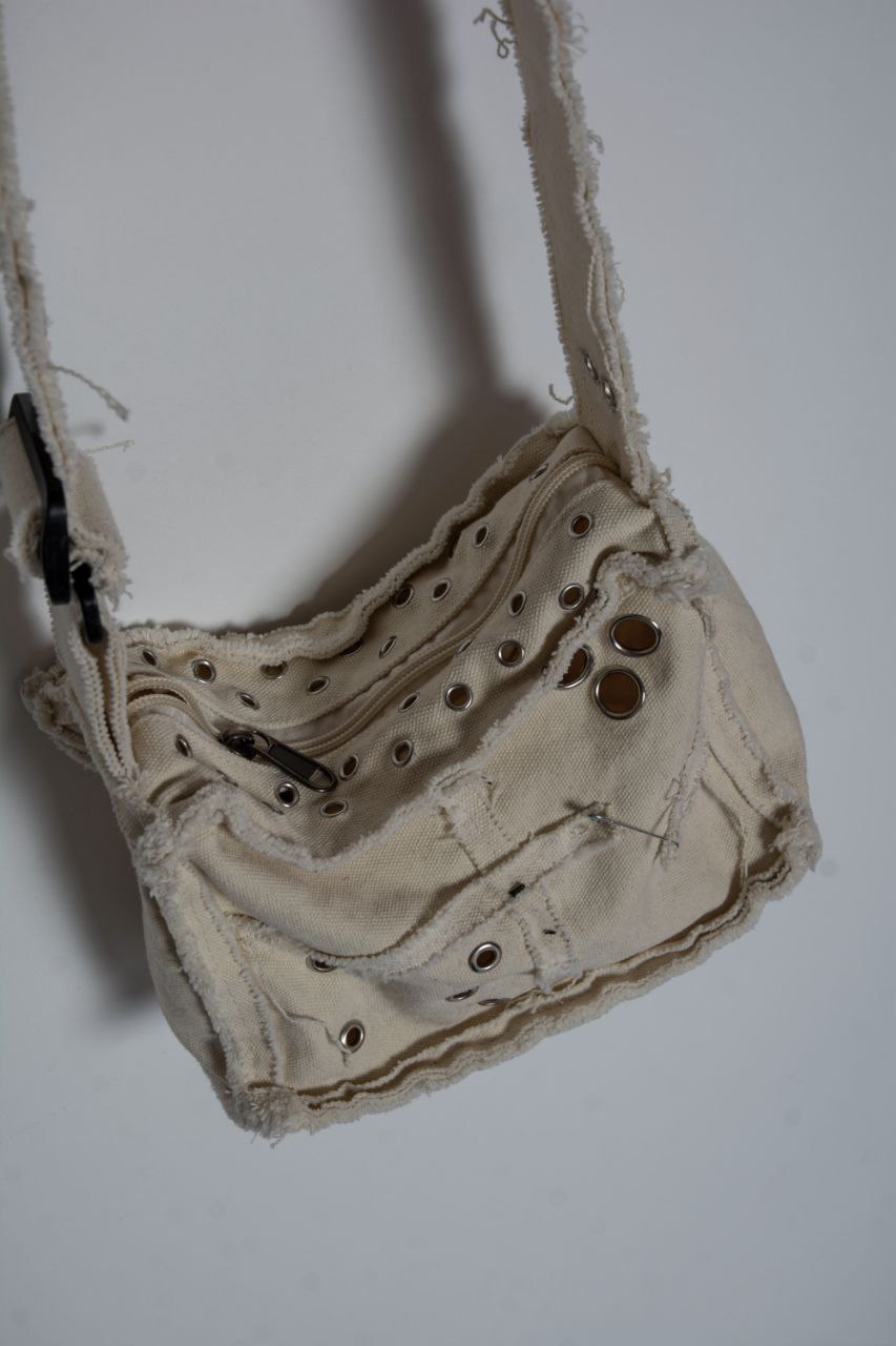 Bag Trypophobia White
